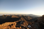 Výhled z pod vrcholu na panorama NP Mount Keni 2