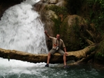 Vodopády  Palenque, póza Dan